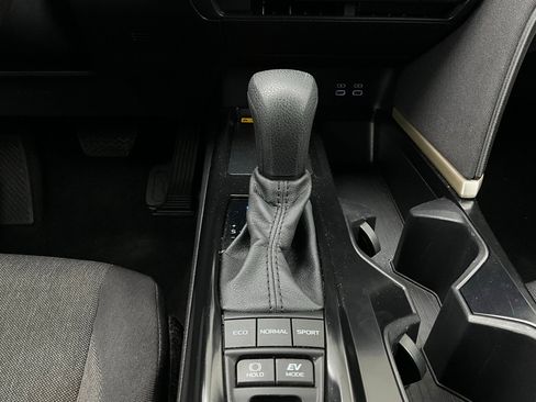 Used 2025 Toyota Camry LE image 23