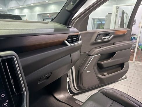 Certified 2025 GMC Yukon Denali image 25