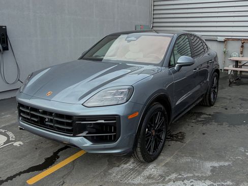 New 2026 Porsche Cayenne GTS image 36