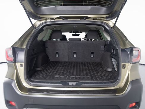 Used 2025 Subaru Outback Premium AWD/4WD image 41