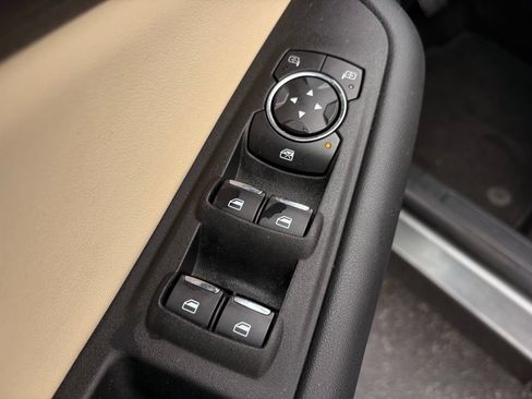 Used 2020 Ford Edge SE FWD image 12