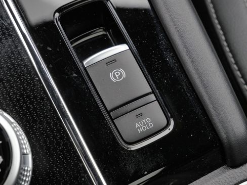 Used 2023 Mitsubishi Outlander SEL Black Edition image 28