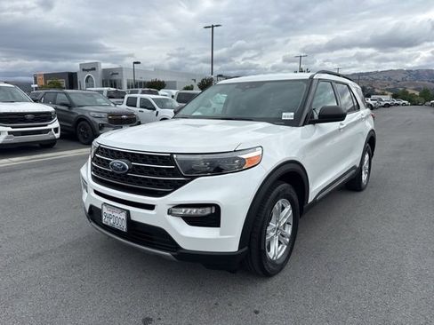Certified 2023 Ford Explorer XLT w/ Equipment Group 202A AWD/4WD image 1
