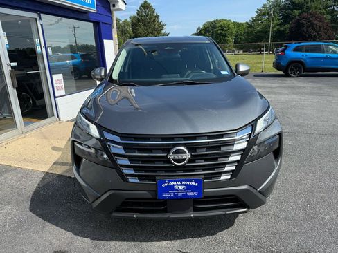 Used 2024 Nissan Rogue SV FWD image 4
