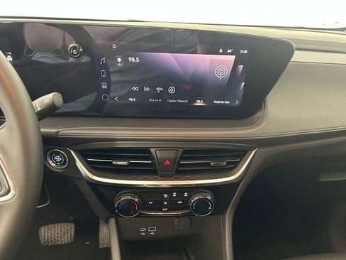 Used 2024 Buick Encore GX Sport Touring w/ Advanced Technology Package FWD image 22