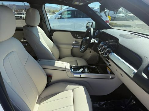 New 2026 Mercedes-Benz GLB 250 4MATIC image 19