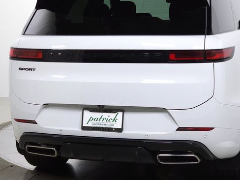 Used 2025 Land Rover Range Rover Sport Dynamic SE AWD/4WD image 9