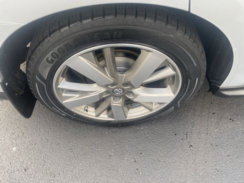 Used 2014 Nissan Pathfinder Platinum w/ Platinum Premium Package image 30