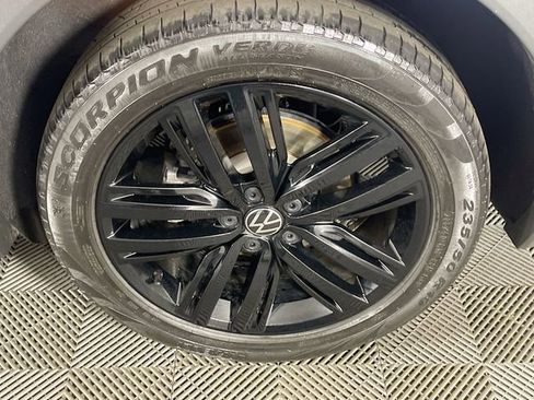 Used 2022 Volkswagen Tiguan SE R-Line FWD image 33