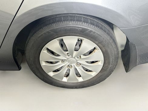 Used 2012 Honda Accord LX image 11