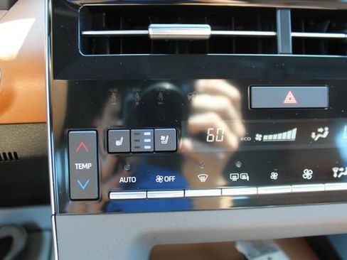 Used 2019 Toyota Avalon Limited w/ Advanced Safety Package FWD image 18