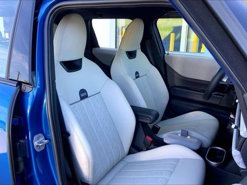 Certified 2025 MINI Cooper S image 8