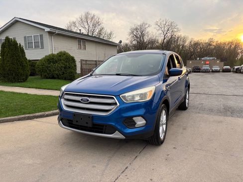 Used 2017 Ford Escape SE image 4