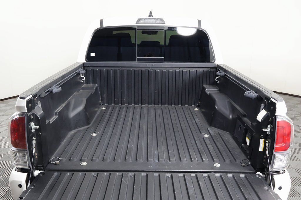 Used 2022 Toyota Tacoma TRD Off-Road w/ Technology Package AWD/4WD image 14
