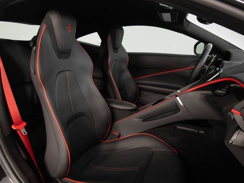 Certified 2022 Ferrari Roma RWD image 30