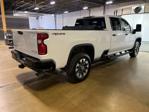 Used 2021 Chevrolet Silverado 2500 Custom w/ Custom Value Package AWD/4WD image 8