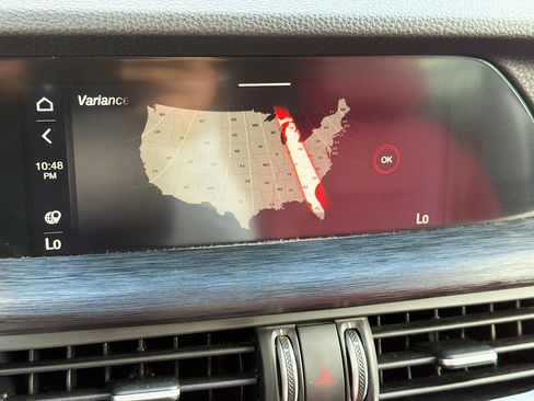 Used 2020 Alfa Romeo Stelvio image 32