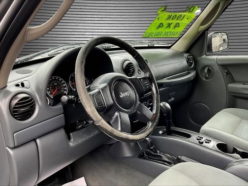 Used 2005 Jeep Liberty Sport image 16