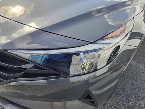 Used 2023 Hyundai Elantra SEL FWD image 11