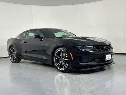 Used 2021 Chevrolet Camaro LT w/ Technology Package image 1