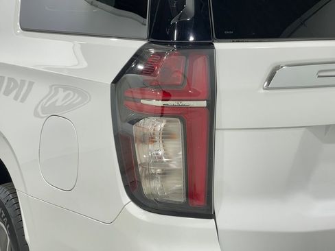 Used 2021 Chevrolet Suburban LT image 36