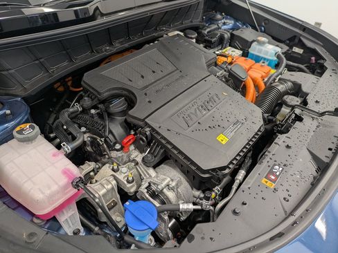 Certified 2024 Kia Niro SX Touring image 30