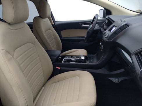 Used 2019 Ford Edge SE FWD image 21
