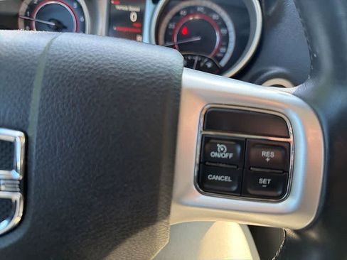 Used 2019 Dodge Journey SE w/ Connectivity Group FWD image 20
