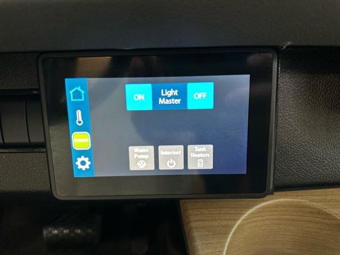 Used 2020 Mercedes-Benz Sprinter 3500 w/ Windows All Around Package image 85