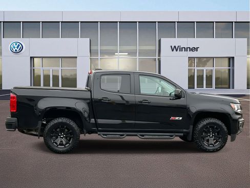 Used 2022 Chevrolet Colorado Z71 w/ Z71 Midnight Edition image 8