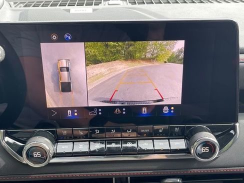 New 2025 Chevrolet Colorado Z71 w/ Technology Package AWD/4WD image 12