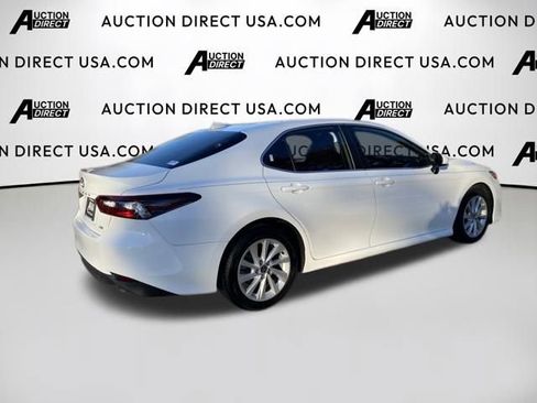 Used 2022 Toyota Camry LE image 20