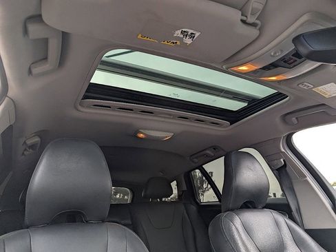 Used 2017 Volvo V60 T5 Premier w/ Convenience Package image 17