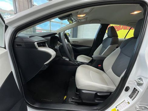 Used 2022 Toyota Corolla LE FWD image 11