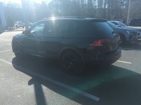 Used 2024 Volkswagen Tiguan SE R-Line image 12