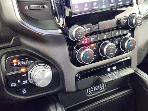 Used 2024 RAM 1500 Laramie image 24