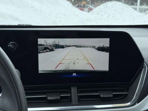 Used 2025 Chevrolet Trax LT image 23