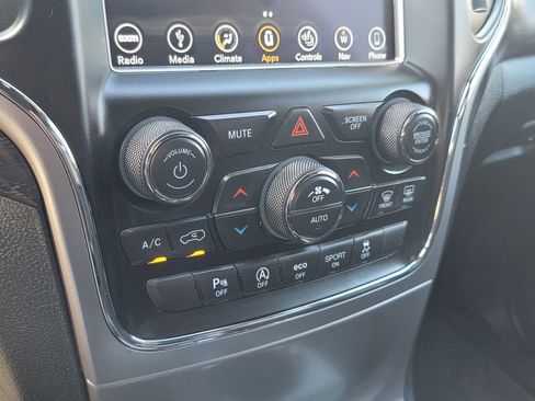 Used 2018 Jeep Grand Cherokee Altitude RWD image 28