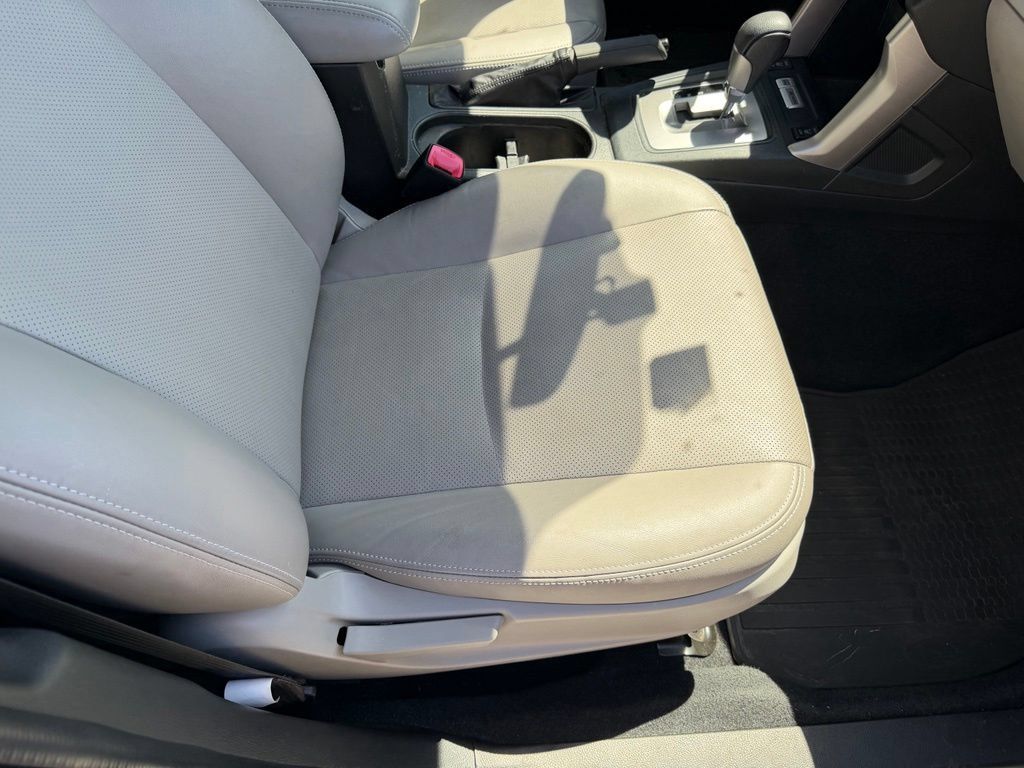 Used 2016 Subaru Forester 2.5i Limited AWD/4WD image 18