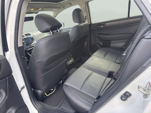 Used 2018 Subaru Outback 2.5i Limited image 11