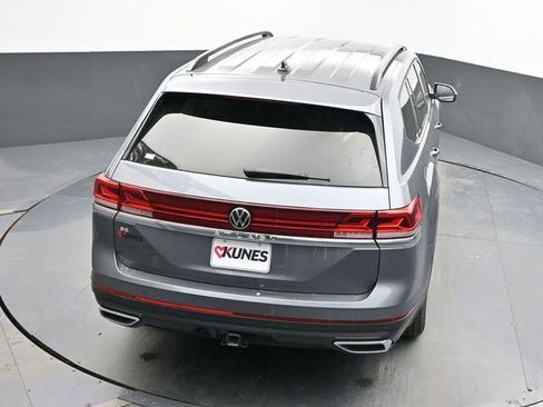 Used 2024 Volkswagen Atlas SE image 42