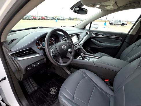 Used 2019 Buick Enclave Essence image 10