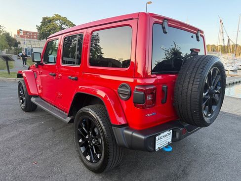 Used 2023 Jeep Wrangler Unlimited Sahara w/ Cold Weather Group image 7