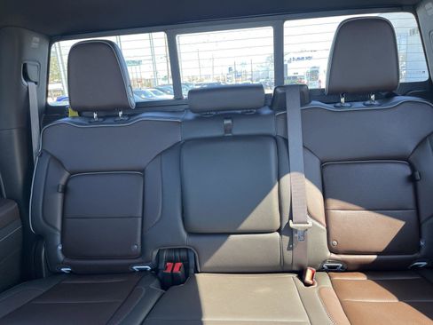 Used 2025 GMC Sierra 2500 Denali w/ Denali Reserve Package AWD/4WD image 21