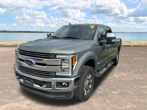Used 2019 Ford F250 Lariat w/ Lariat Ultimate Package AWD/4WD image 4