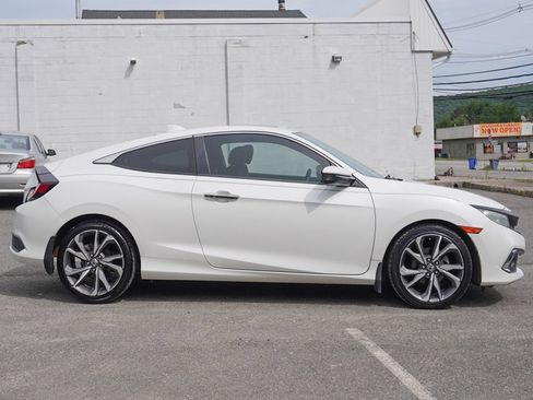 Used 2019 Honda Civic Touring image 16