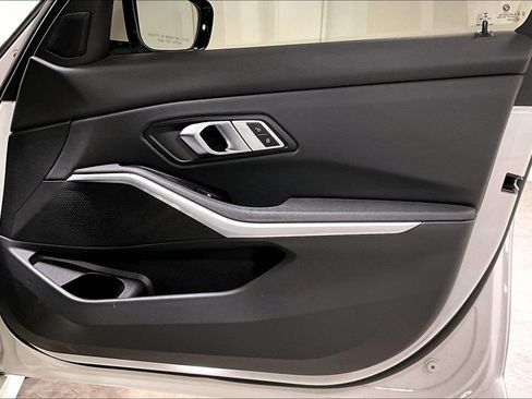 Used 2020 BMW 330i xDrive Sedan AWD/4WD image 23