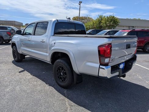 Used 2022 Toyota Tacoma SR5 AWD/4WD image 6