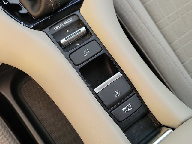 Used 2024 Honda HR-V LX image 25