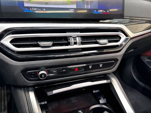 Used 2024 BMW M440i Convertible w/ Premium Package RWD image 33